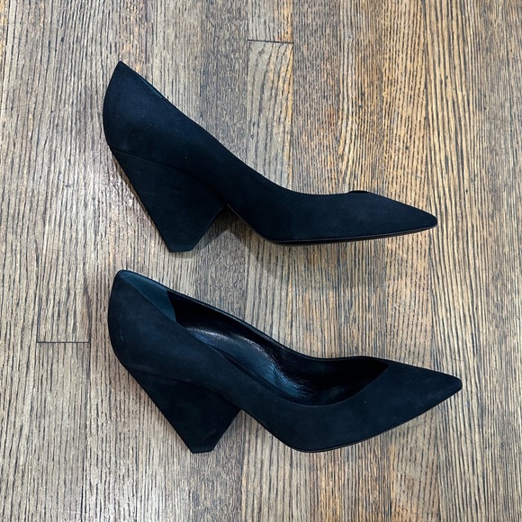 Saint Laurent Suede Pumps - Picture 6 of 11